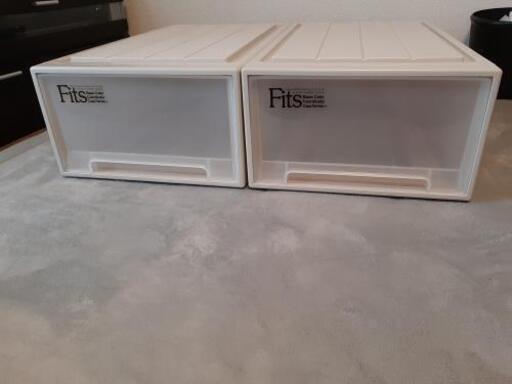 値下げ(２月２０日まで)Fitsの衣装ケース(２つ)ミドルサイズ