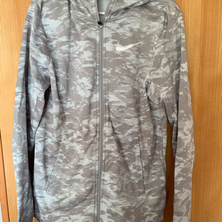 ナイキパーカー　MENS Sの画像