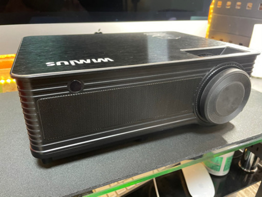 【美品】ホームプロジェクター【7200ルーメン・フルHD】