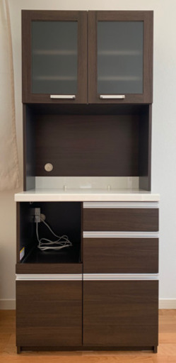 日曜日限定　パモウナ　食器棚　割引き中