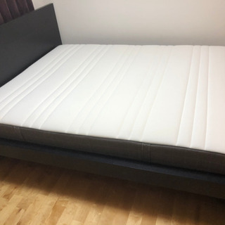 IKEA クイーン　ベッド　美品　1.31まで