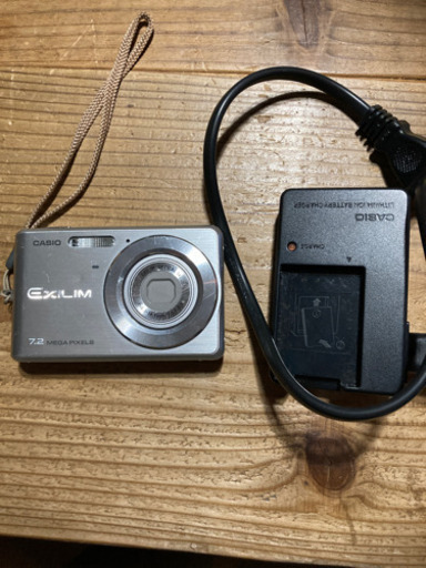 EXILIM7.２　デジカメ