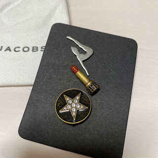 MARC JACOBS ブローチの画像