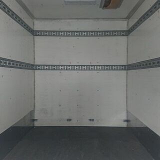 初めてのトラックに経済的オートマ　ＬＰＧ　乗用車感覚で乗れます。キッチンカーベース車両に　車両交換可の画像