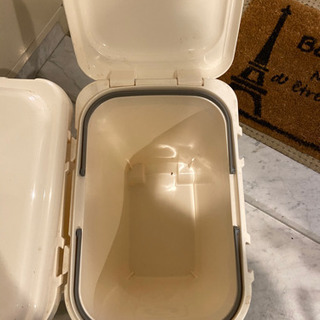 ゴミ箱　２つの画像