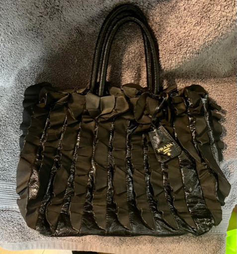 お買い得！プラダ　フリル　トートバッグ