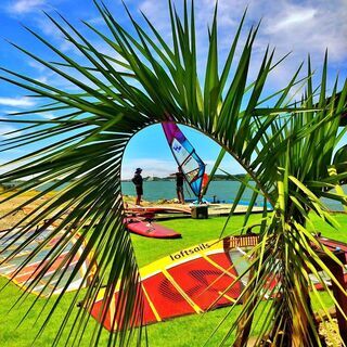 ウインドサーフィンを体験しましょーう！^^　 浜名湖の風に乗る非...