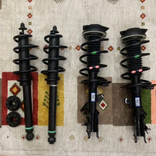 セレナ　サスペンション