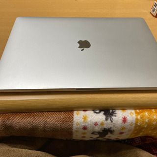 MacBook Pro (Retinaディスプレイ, 16-in...