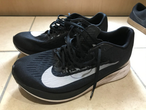 ナイキ　ズームフライ  厚底ランニングシューズ