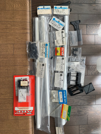 値下げ　ヒロボーシャトルラジコンヘリとパーツ類