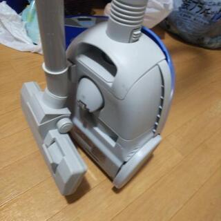 掃除機(紙パック式)の画像