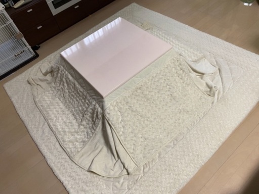 【お値下げしました】こたつ売ります⭐︎(こたつ布団とカーペット付き)