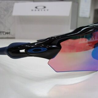 新品同様 55%引き Oakleyオークリー ゴルフサングラス ユニセックスの画像