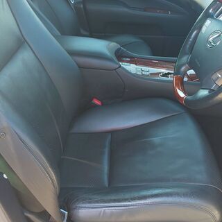 レクサス　LS460　Iパッケージ・シルバー・カールレビンソン・純正アルミスタットレスタイヤ付属の画像