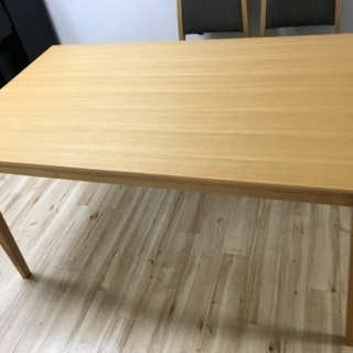 ダイニングテーブル