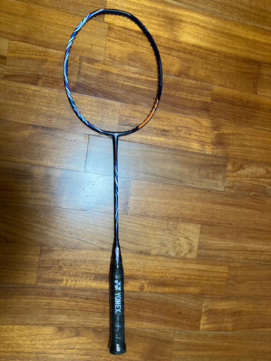 バドミントン ラケット　アストロクス100zz アストロクス99