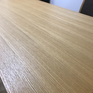 ダイニングテーブルの画像