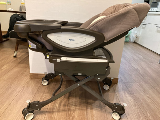 【取引終了】ハイローチェア　アップリカ　ユラリズム