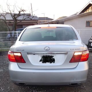 レクサス　LS460　Iパッケージ・シルバー・カールレビンソン・純正アルミスタットレスタイヤ付属の画像