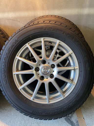 【取引決定】スタッドレスタイヤ グッドイヤー ICENAVI ZEA 215/65R16