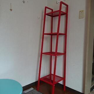人気のショッキングレッド　きれいなアイアン飾りラックです