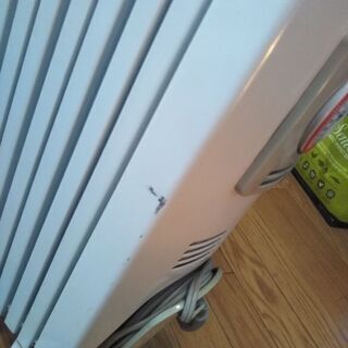 デロンギ オイルヒーター 古いけど動きますの画像