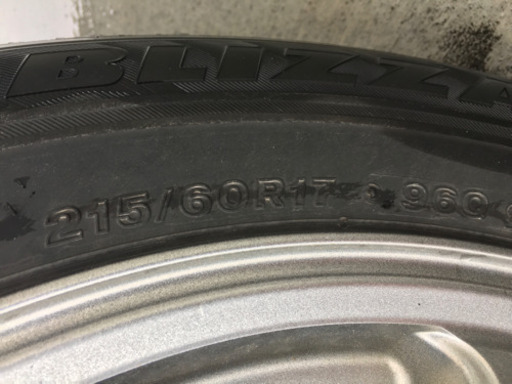 スタッドレスタイヤ　ホイール　215/60R17