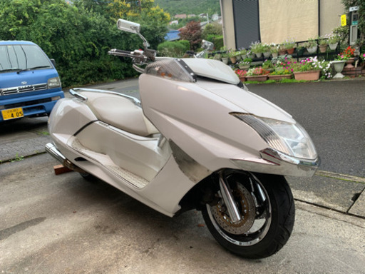 新品パーツ多数。