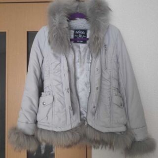 BACKS/バックス☆ファーコート[Mサイズ・ライトグレー]定価約1万6000円の画像