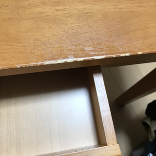 2人用の少し小さめのダイニングテーブルになります。の画像