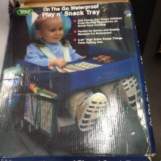 ベビーカーシートトレイベビーカー子供のおもちゃ食品水ホルダーデスク子供ポータブルテーブル車の新子テーブル収納 40*33 センチメートル

の画像