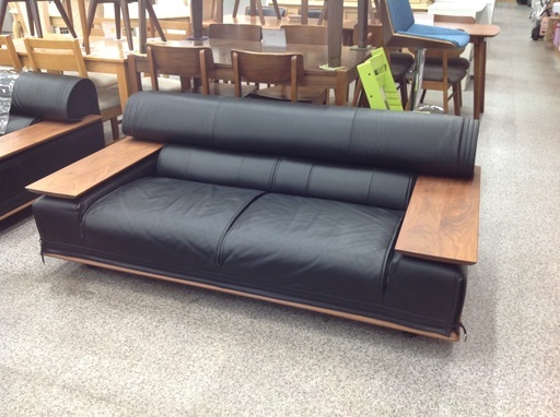 カリモク本革2人掛けソファー