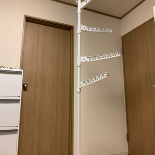 ☆伸縮つっぱり　洗濯室内干し☆ ニトリ　ホワイトの画像