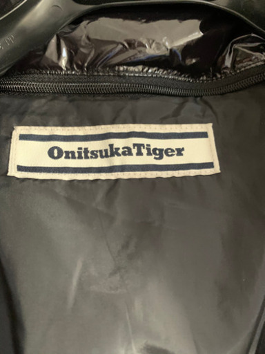 オニツカタイガー　ダウン　ほぼ新品