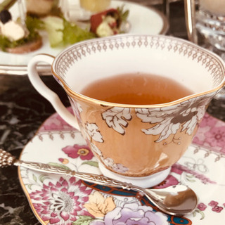 メイク、美容、カフェなど好きな女の子🌈💖 − 大阪府
