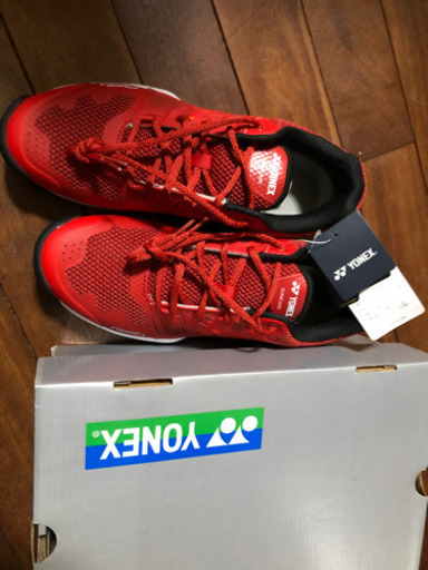 テニスシューズ　新品　赤27.5