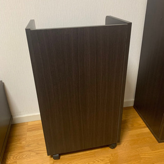 ⭐️無料⭐️【1/28までの受け取り】ニトリ ベッド横ラック ナイトテーブルの画像