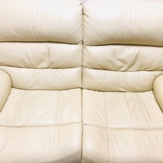 ニトリ　本革リクライニングソファの画像