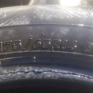 格安で175/65/14 バリ山、タイヤ交換コミコミの画像