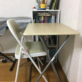 机と椅子のセット