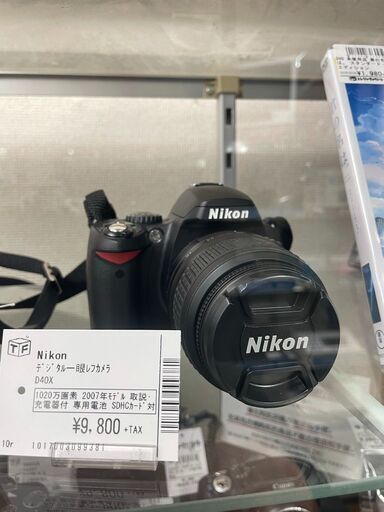 ニコン　デジタル一眼レフ　D40X　2007年モデル　1020万画素　充電器付