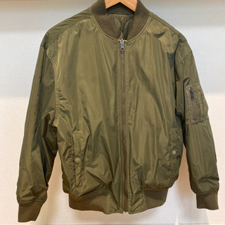 GU リバーシブル　MA-1 ブルゾン カーキの画像