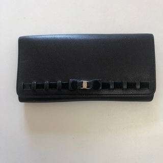 サルバトーレフェラガモ　財布　