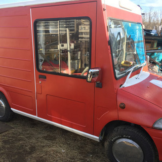 絶滅危惧種　移動販売車　おもちゃみたいなキッチンカーの画像