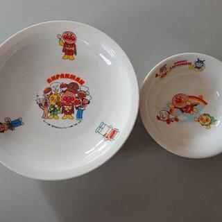 アンパンマン未使用の陶器カレー皿3枚+1枚