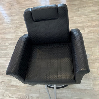 理容美容椅子 差し上げます！※少しぐらつき有りの画像