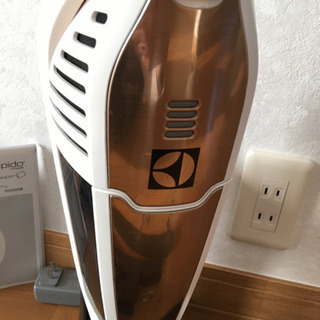 ジャンク品　コードレス掃除機の画像