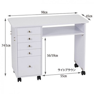 机、デスクの画像