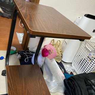 ほぼ新品　サイドテーブル
